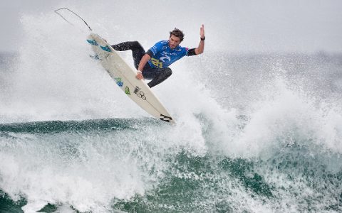 Frederick Morris advances to round 16 in a surfing championship in Australia - news from Coimbra