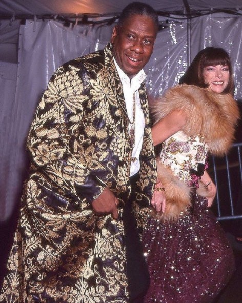 Andre Leon Talley with Anna Wintour at the 1999 Met Gala (Photo: playback / instagram)