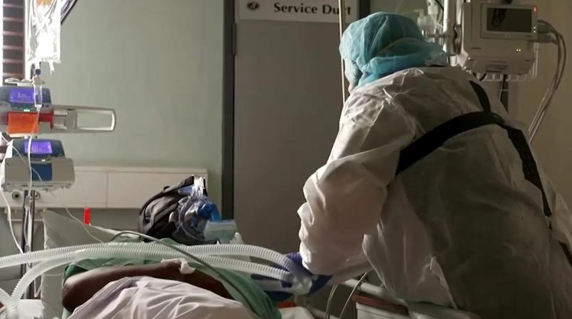 South African nurse takes care of incompatibility with coronovirus