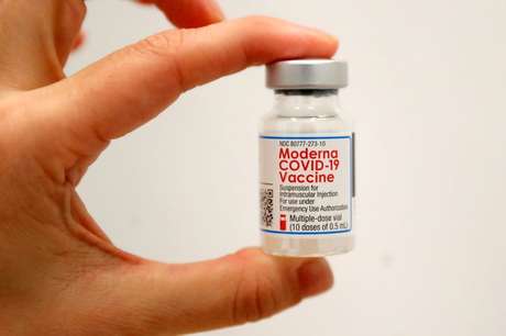 Modern Vaccine Vial in Midtown Manhattan, New York 1/29/2021 REUTERS / Mike Sager