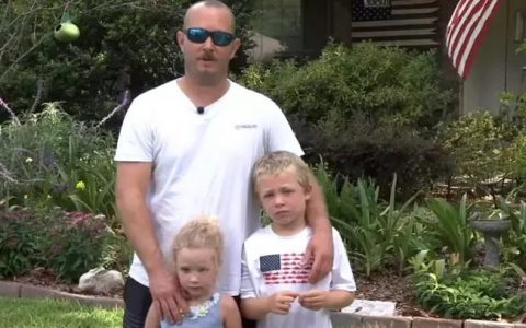 7-year-old boy saves father and sister after swimming for an hour to get help