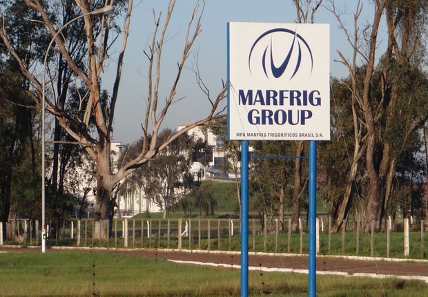 Entrance to the Marfrig factory in Alegrete, Rio Grande do Sul (Photo: Reproduction/Twitter)