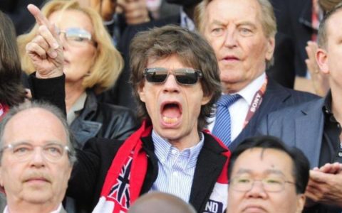 'Pay-frio' Mick Jagger fined 70,000 reais for watching England in Euro Cup  International