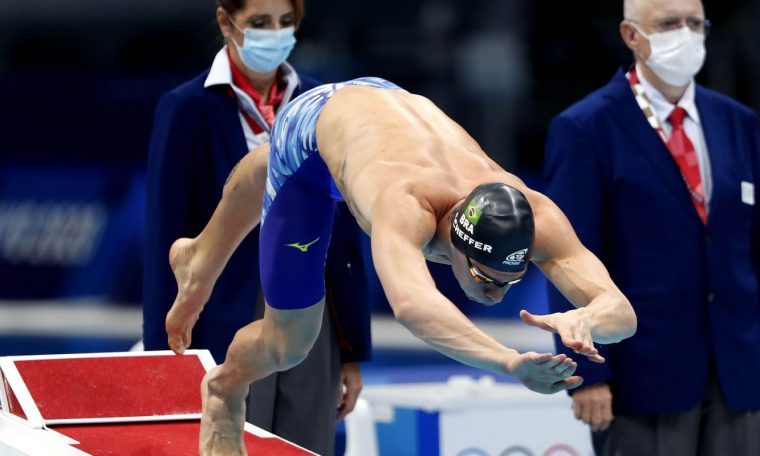 Fernando Schaefer reaches the final of the 200m freestyle in Tokyo