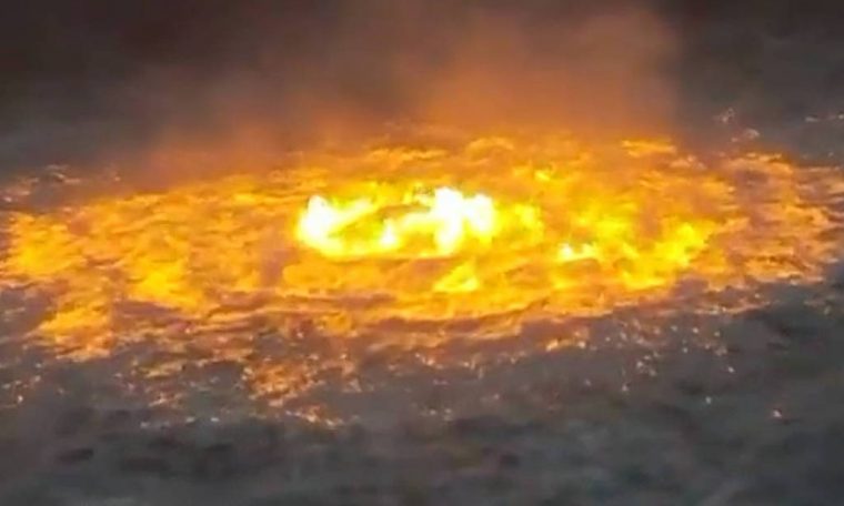 A pipeline leak in the Gulf of Mexico caused a sea surface fire;  Watch Video - 07/02/2021 - World