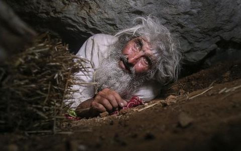 The elderly living in the caves got the vaccine of Kovid