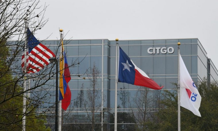 Citgo: Fights for the title against Venezuelan oil company PDVSA and does not lose its 'crown jewel'.  Economy