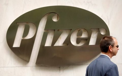 US agency definitively approves Pfizer vaccine