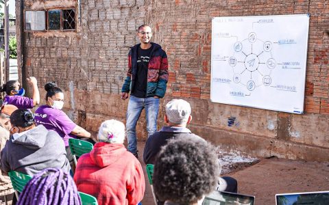 Brazilian social entrepreneur Edu Lyra has created an operation in the United States to promote the Digital Favelas project