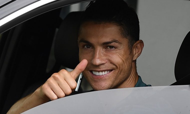 CR7 is not able to deliver the luxury car even after waiting for seven hours