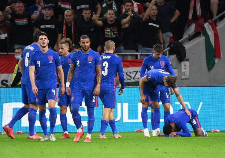 The English players were also criticized by most of the 60,000 Hungarian fans for taking a knee to condemn racism - Photo: Attilakisbenedek |  AFP