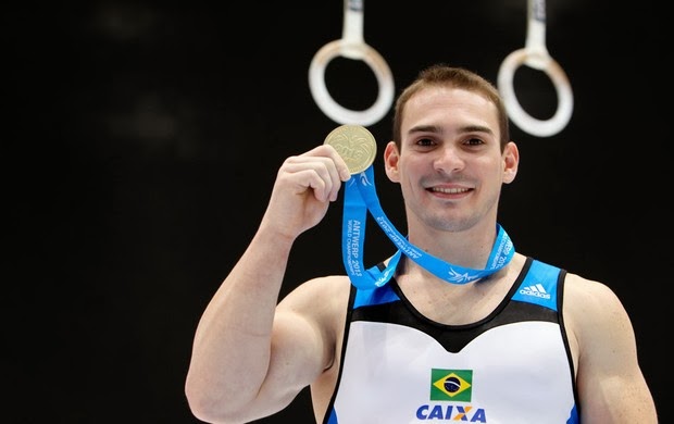 Arthur Zanetti showing off the gold medal