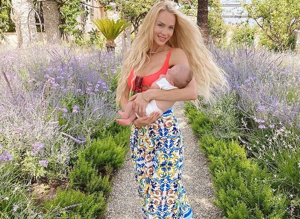 Christine from Sunset said her birth was painful (Photo: Reproduction/Instagram)