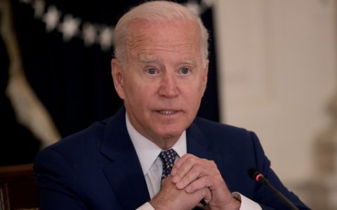 Biden: Unconnected puts economy at risk, as others fear leaving home - poca Negócios
