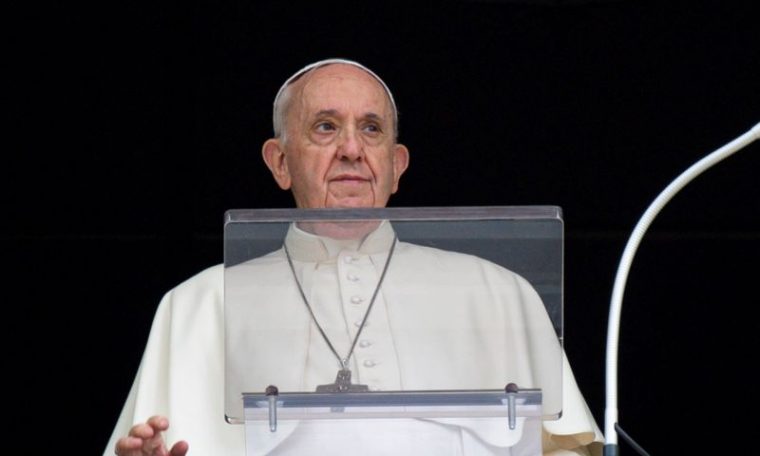 Papa inicia trabalhos do Sínodo e pede Igreja diferente e aberta