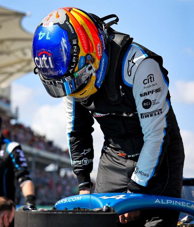 Fernando Alonso leaves US GP