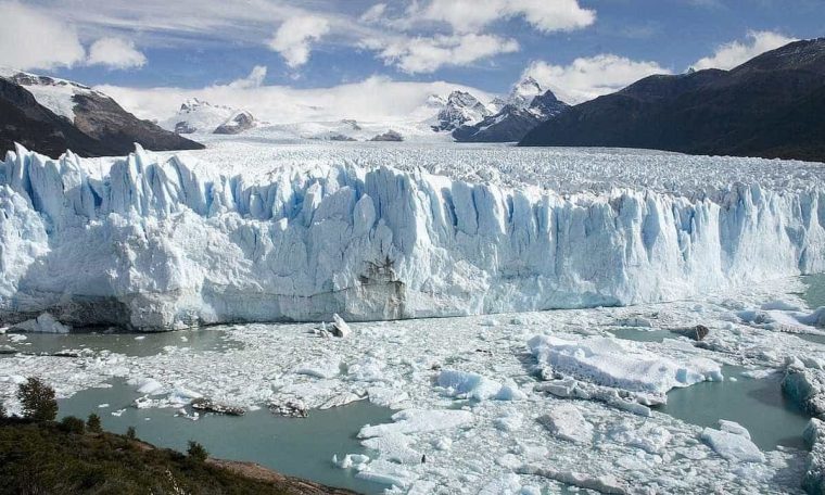 Britain named ice mass 'Glasgow Glacier' ahead of summit