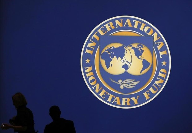 The International Monetary Fund (IMF) logo seen in Tokyo (Photo: Reuters/Kim Kyung-hoon)