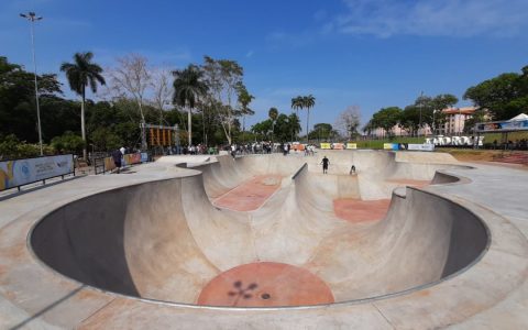 The skate park opens with the appearance of Bob Burnquist in Ribeiro