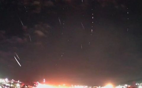 VIDEO - A meteor shower with debris from Comet Halley seen in Santa Catarina