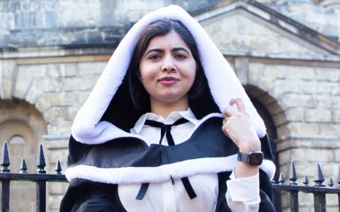 Formada em Oxford, Malala comemora diploma nove anos depois de sofrer atentado