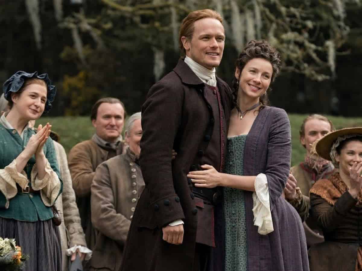 Claire (Caitriona Balfe) and Jamie (Sam Heughan) in Outlander: (Reproduction)