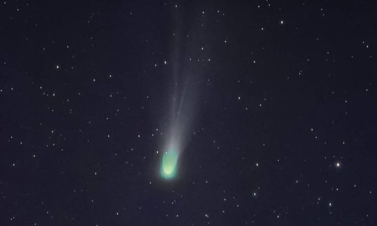 On Christmas Eve, Leonard's Comet looms over Brasilia's sky