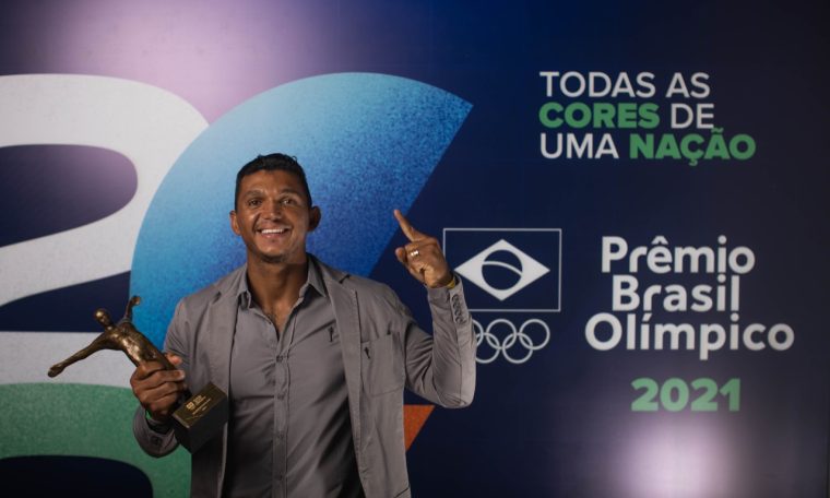 Champions, Rebecca Andrade and Isaacius Queiroz take the 2021 Brasil Olimpico Prize in Tokyo