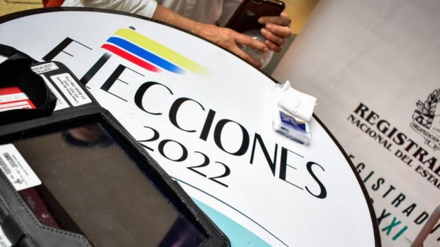 Preparing for the presidential election in Colombia in May