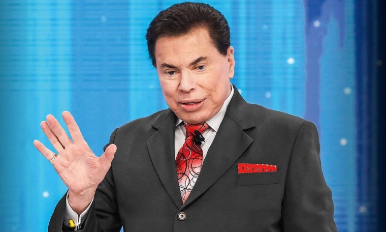 Silvio Santos receives an unusual visit to his home in the United States