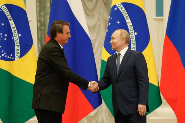 The President of the Republic, Jair Bolsonaro with the President of the Russian Federation Vladimir Putin during a statement to the press