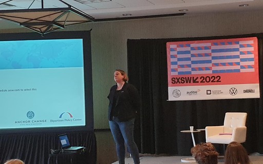 Elections in the Digital Age: The Impact of Technology on Politics and the Use of Fake News Campaign SXSW 2022 - poca Negócios