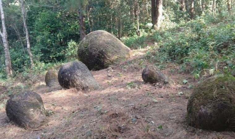 Jarros de pedra encontrados na Índia