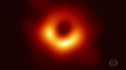 Understand how the first image of a black hole was formed