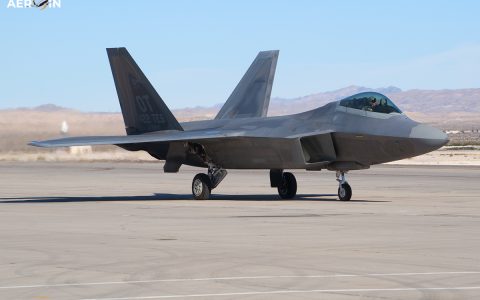 The upgraded F-22 Raptor fighter arrived at FIDAE, and its training was captured on video