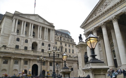 British BC enters uncharted territory as bond sales approach - poca Negócios