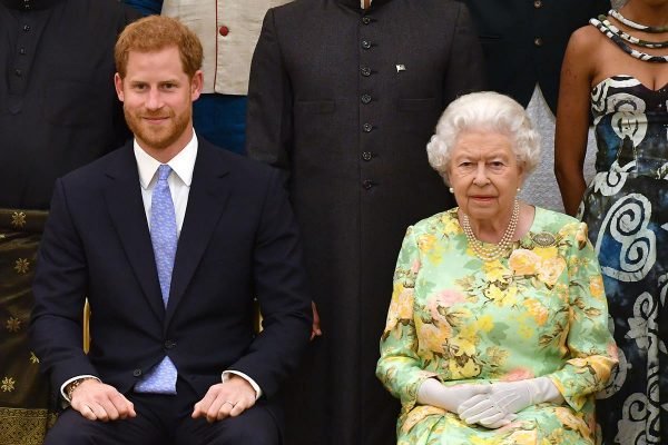 Website says Prince Harry is lying about the Queen to protect himself