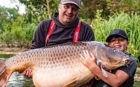 11 year old boy caught 'huge fish' and broke world record
