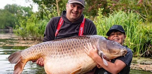 11 year old boy caught 'huge fish' and broke world record