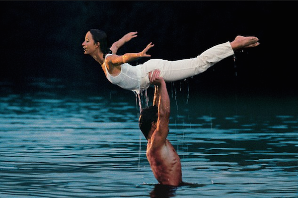 Jennifer Gray and Patrick Swayze in a classic scene from 'Dirty Dancing' (Photo: Playback)