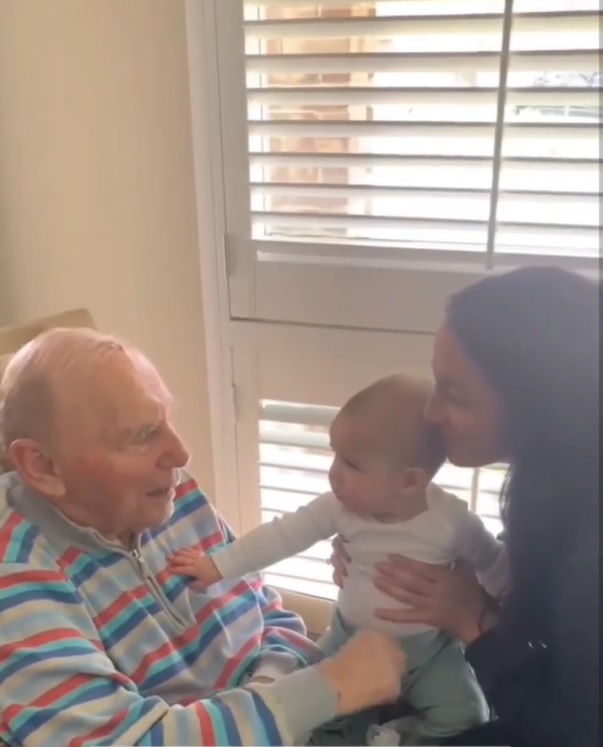 Grandfather with Alzheimer's, who spent months in silence, met granddaughter for the first time and then spoke