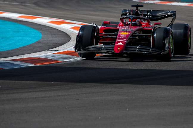 Charles Leclerc takes lead in Miami race 