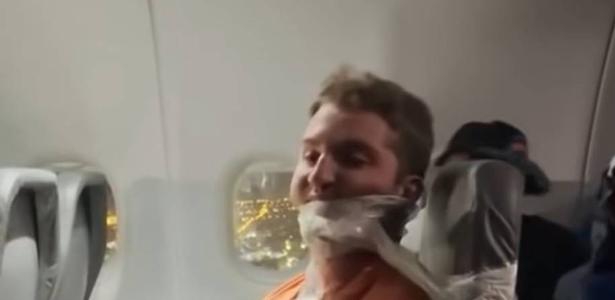 Man arrested with duct tape on flight for groping flight attendant