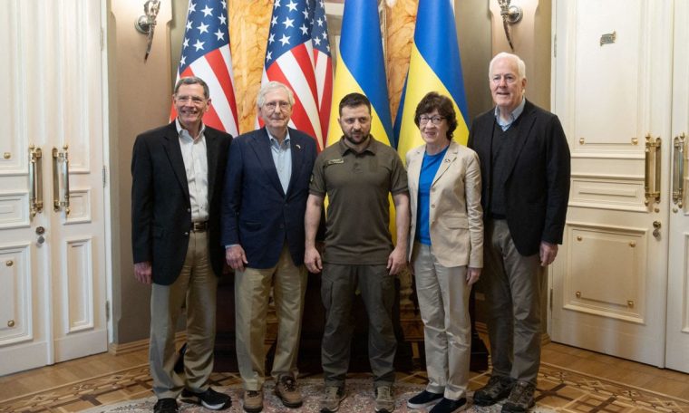 Volodymyr Zelensky meets US lawmakers in Kyiv.  Ukraine and Russia