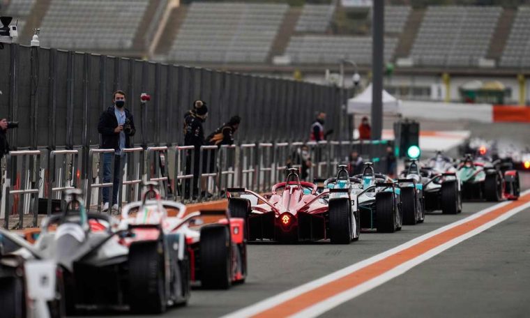 Formula E prepares tests with charging equipment and could return with pit-stops in 2023