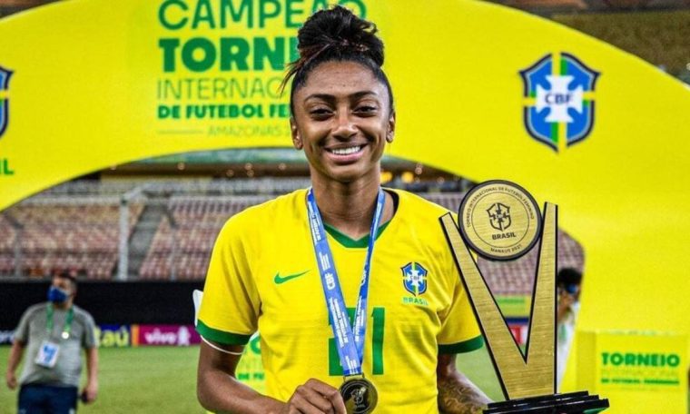 Copa America: Caroline celebrates new call-up for Brazil national team.  soccer