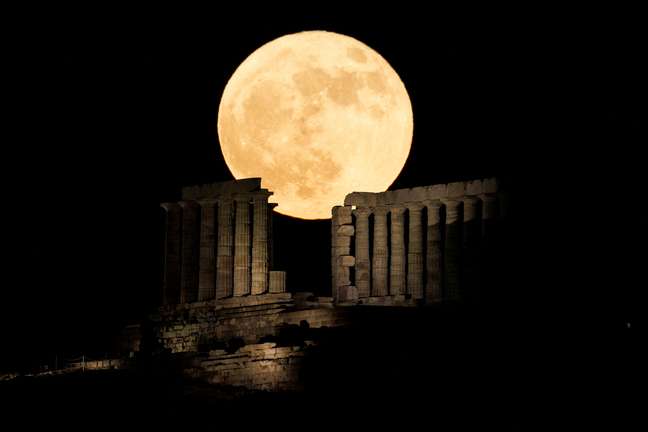 Moon as seen from the Temple of Poseidon in Greece
