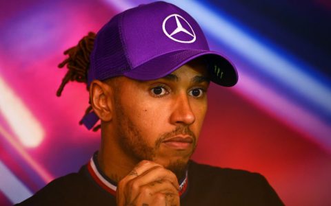 Lewis Hamilton equals longest career winless streak