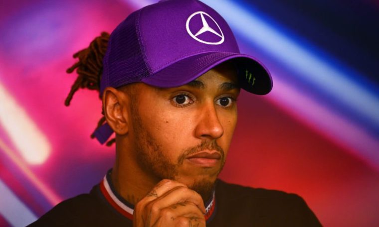 Lewis Hamilton equals longest career winless streak