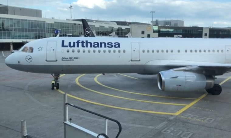 Curious Spin 'fits' planes into A01 position at Frankfurt Airport
